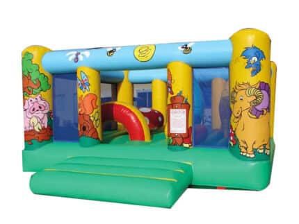 Playground Gonflable A La Campagne